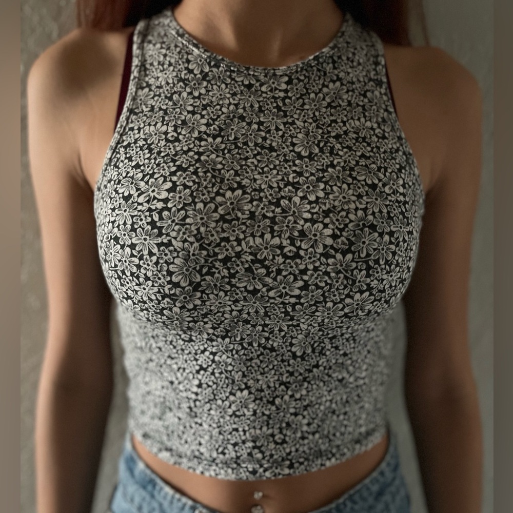 Aeropostale Black and White Floral Tank Top
